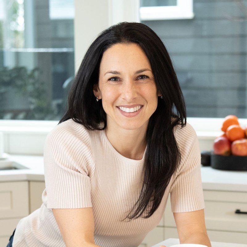 Liz Wyosnick, MS, RDN, Seattle registered dietitian and Maven Meals' consulting dietitian, at a kitchen counter